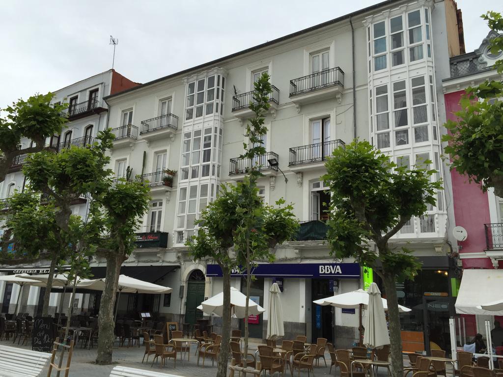 Albergue De Peregrinos La Bilbaina Santoña Exterior foto